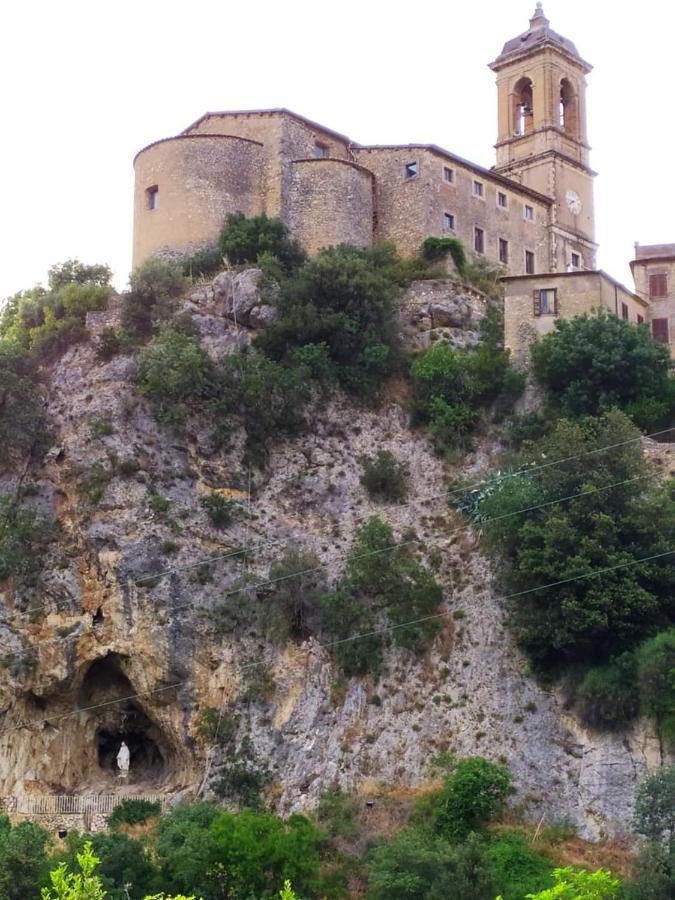 Al Cantinone Toffia Buitenkant foto
