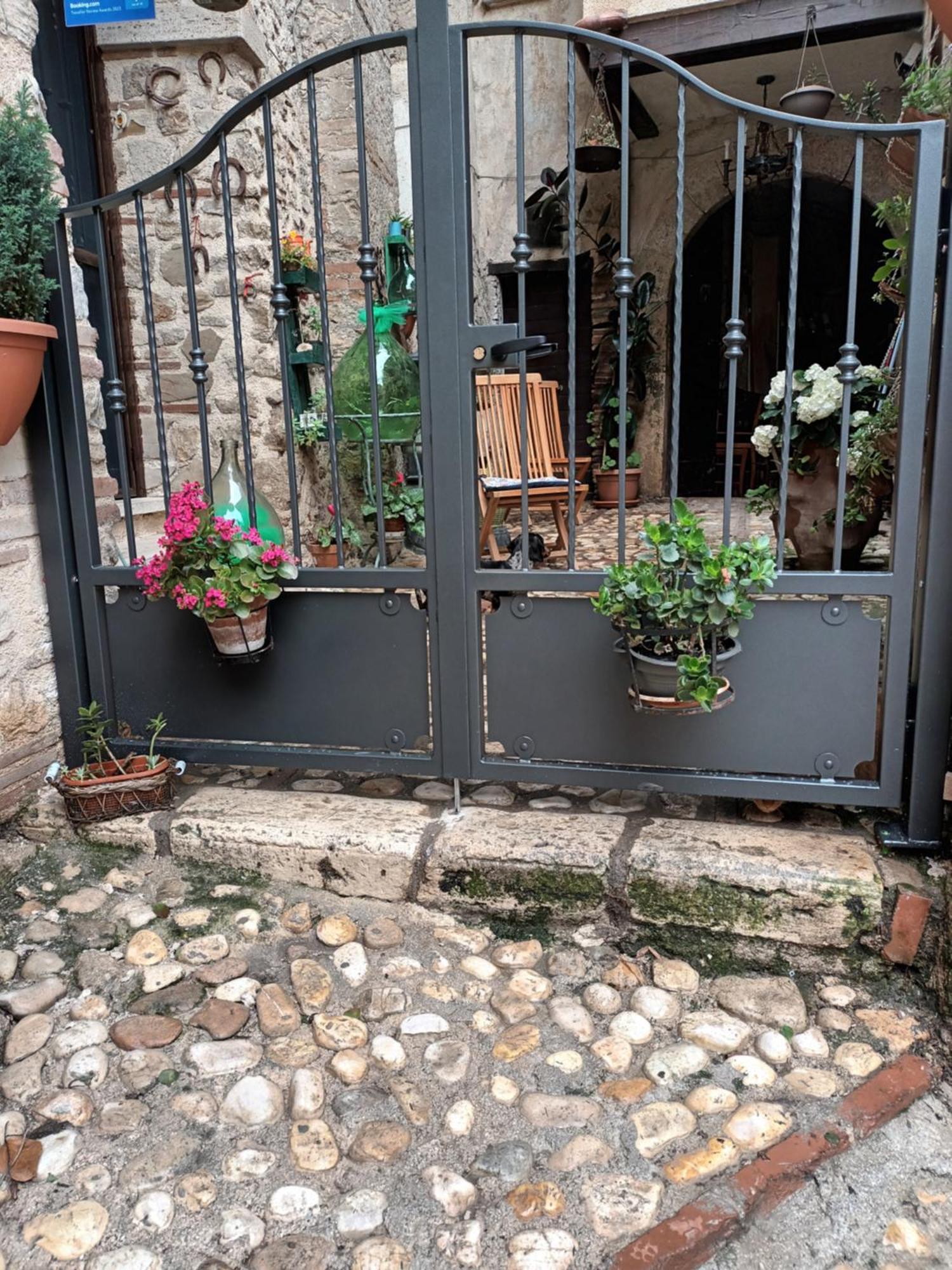 Al Cantinone Toffia Buitenkant foto